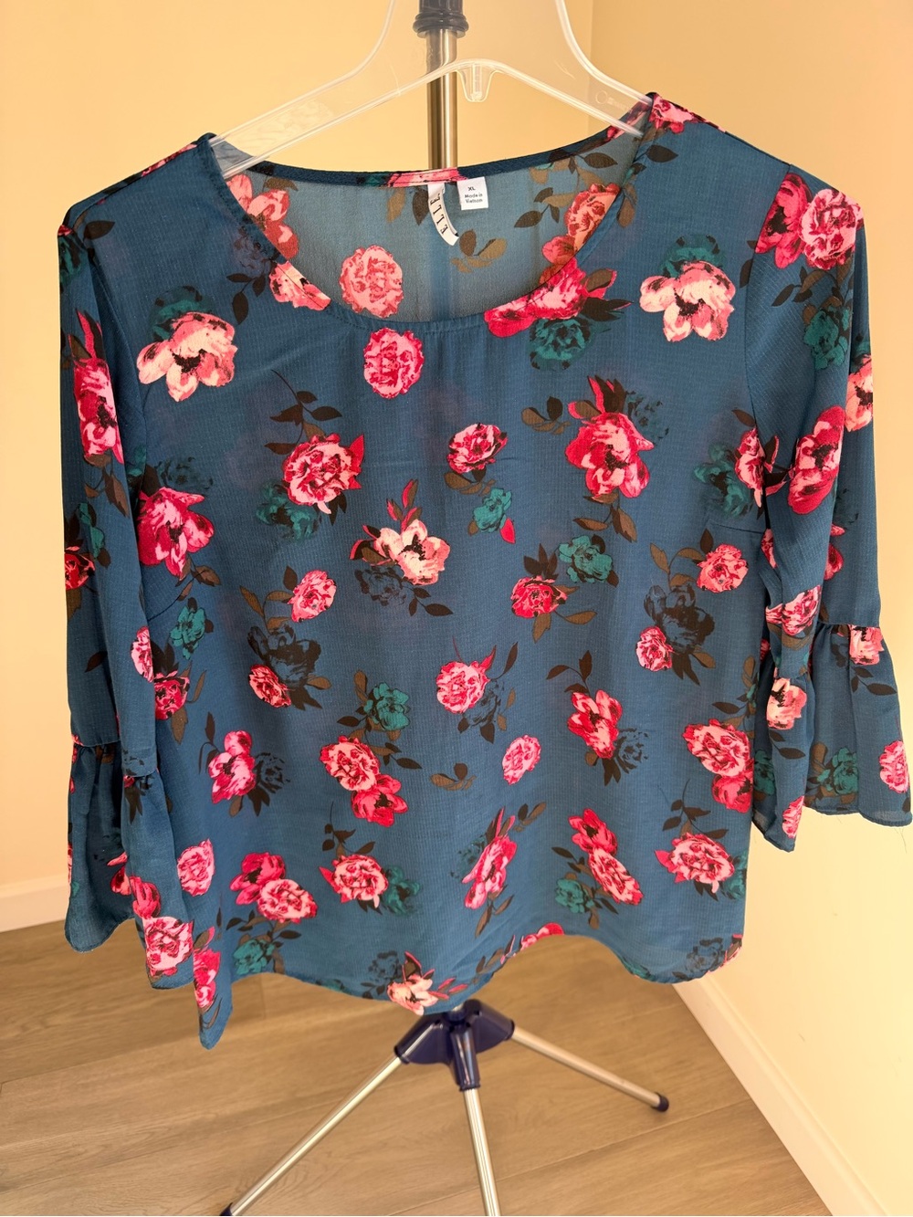 Elle Teal Blouse with Pink Rose Floral Print XL like new